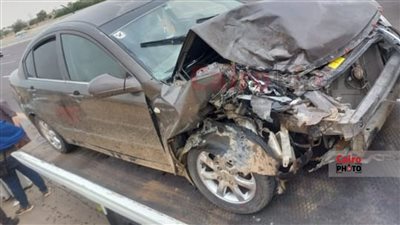 بالأسماء.. إصابة 4 شباب إثر انقلاب سيارة ملاكي على طريق الأربعين في قنا