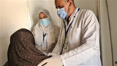 الكشف والعلاج مجانا.. 1142 مواطنا يستفيدون من خدمات قافلة طبية في البحيرة
