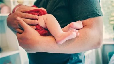 وفاة رضيع بريطاني بسبب تفشي السعال الديكي.. وخبراء يحذرون من العدوى 