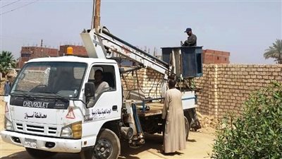 بعد شكاوى المواطنين.. فصل التيار الكهربائي عن كسارات وطواحين الذهب بمدينة الرديسية في أسوان