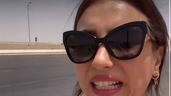 الفنانة هلا السعيد