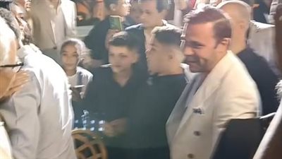 محمد إمام يشارك علاء مرسي فرحته بحضور عقد قران ابنته في مسجد الشرطة