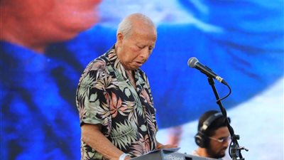 لف وارجع تاني.. لقطات من حفل ديسكو مصر بحضور هاني شنودة| صور