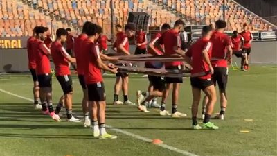 حلم اللقب الـ 12.. الأهلي يخوض مرانه الأخير قبل مواجهة الترجي التونسي | بث مباشر