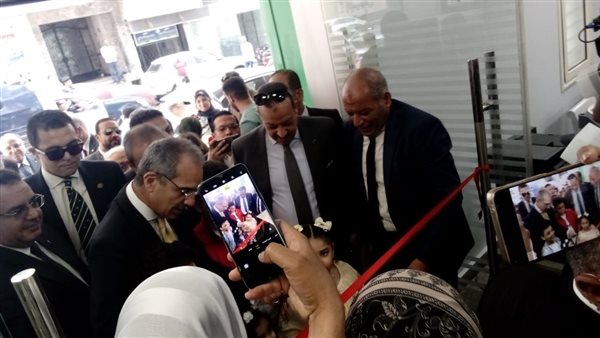 وزير الاتصالات