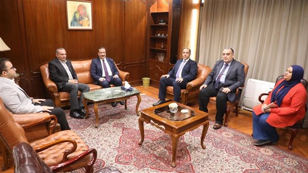 محافظ المنوفية مع