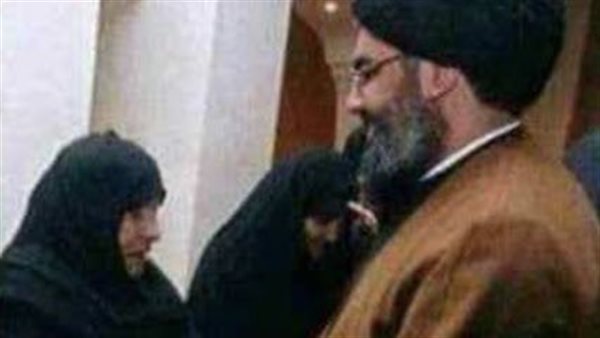 حسن نصر الله ووالدته