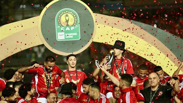 تتويج الأهلي بدوري