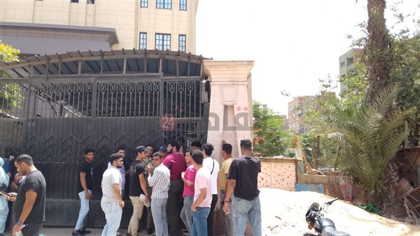 معهد زوسر يمنع طلاب