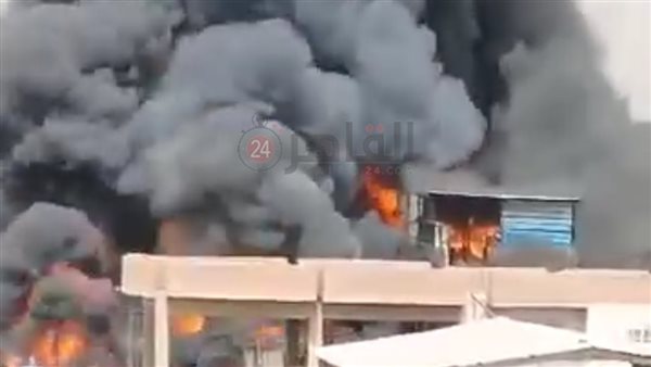حريق بمصنع - أرشيفية