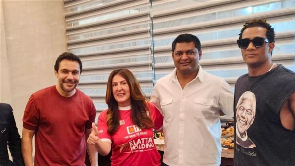  السفيرة الأمريكية