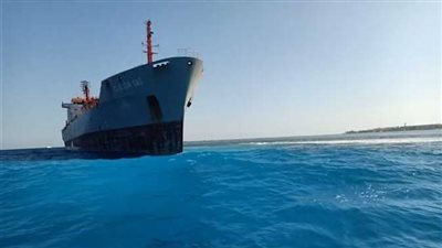 محافظ البحر الأحمر يشكل لجنة من المحميات لتقدير الأضرار بعد جنوح سفينة أمام سواحل سفاجا