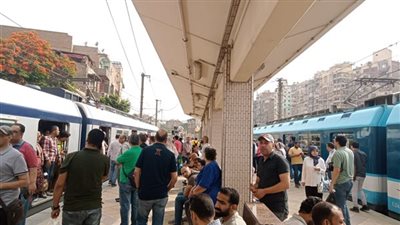 سقوط لوحة إعلانات.. مترو الأنفاق تكشف أسباب تعطل حركة قطارات الخط الأول 