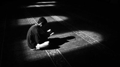 الاعتماد على الساعات الذكية والأجهزة الإلكترونية في تحديد مواقيت الصلاة والصيام.. اعرف رأي الشرع