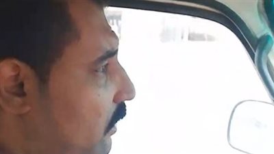 سائق خصص سيارته لنقل المرضى بالمجان: عملت المبادرة بقالي 4 سنين والسواقين قالولي هتخسر ودخلك هيقل| بث مباشر 