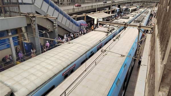 حركة القطارات بمحطة