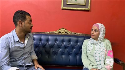 والدة الصغيرة المعذبة بالهرم: زعل والدها مني خلاه انتقم من بنتنا اللي عندها 5 سنين | فيديو