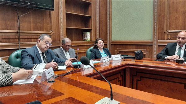 اجتماع لجنة الشئون