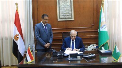 بنسبة نجاح 87.5%.. محافظ الجيزة يعتمد نتيجة الشهادة الإعدادية 2024| بث مباشر