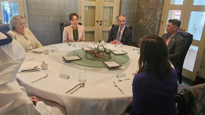 وزير الاتصالات يشارك في فعاليات جلسات اليوم الأول لقمة آسيا تك بسنغافورة