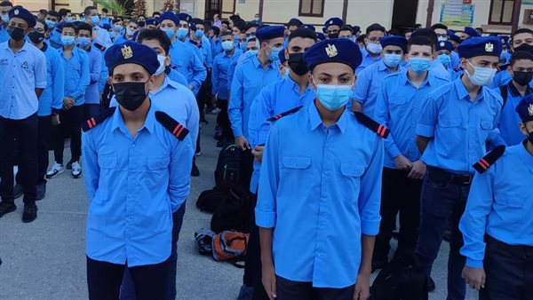 طلاب المدارس العسكرية