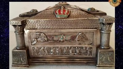 عليها علم مصر بالأخضر.. متحف ركن فاروق يعرض علبة سجائر من الفضة | صور 