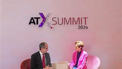 وزير الاتصالات يشارك في حلقة نقاشية عن السلامة على الإنترنت والاستخدام الآمن للذكاء الاصطناعي