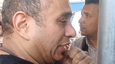 بكاء محمود الليثي خلال تشييع جثمان والدته إلى مثواه الأخير | بث مباشر