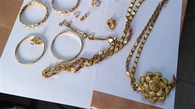 نصاب محترف يستدرج محامية عرضت مجوهرات للبيع أونلاين ويسرقها برسائل إنستا باي وهمية