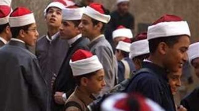  طلاب الأدبي بالثانوية الأزهرية يؤدون أول أيام الامتحانات لمادتي الفقه والإنشاء