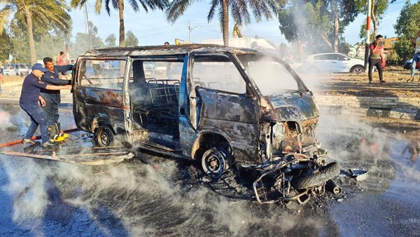 السيارة أثناء محاول