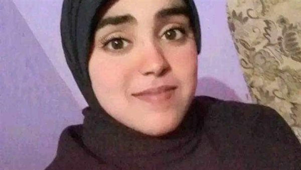 الطالبة منى المتغيبة