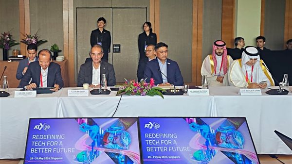 وزير الاتصالات