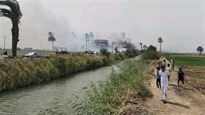 حريق بـ 4 منازل يتسبب في اختناق 10 أشخاص ونفوق 50 رأس ماشية بسوهاج | بث مباشر