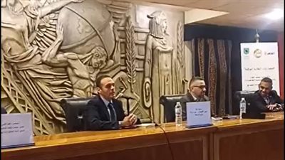 بحضور شخصيات عامة واقتصاديين.. محمد فؤاد يناقش كتاب اقتصاديات الطائرة الورقية في نقابة الصحفيين| بث مباشر 