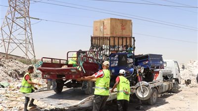 جهاز 6 أكتوبر يصادر 30 تروسيكل و3 سيارات ربع نقل يستخدمها النباشون في تجميع القمامة