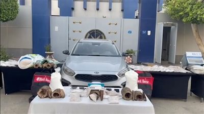 بينهم أجنبي.. الداخلية تحبط تهريب صفقة مخدرات بـ 125 مليون جنيه |صور