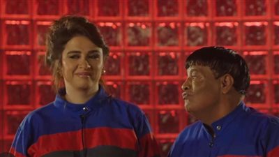 ياسمين عبد العزيز تشارك متابعيها لقطات جديدة مع عبد الباسط حمودة من كواليس إعلان فودافون