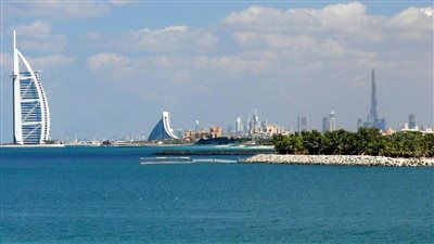 درجة الحرارة في الإمارات 4 يونيو 2024.. حار نهارًا رطب ليلًا