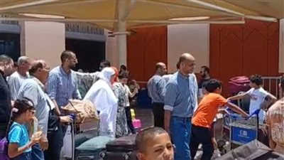 فرحة وزغاريد.. الحجاج المصريون يغادرون إلى الأراضي المقدسة بـ20 رحلة جوية| بث مباشر