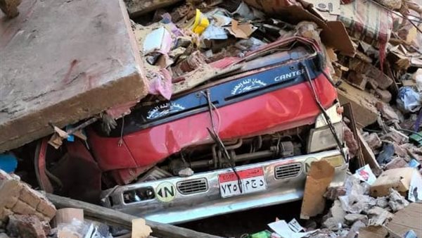 انهيار منزل في ميت