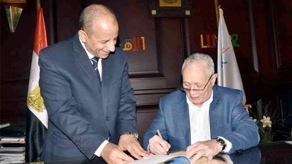 محافظ الأقصر يعتمد