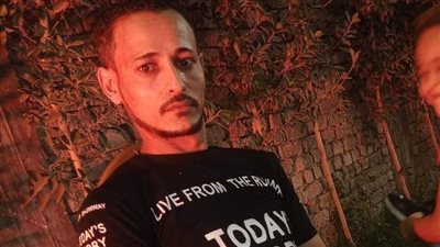 شاب يدهس عاملًا بالتجمع الأول بعد وصلة حركات استعراضية بسيارته