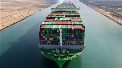 هيئة قناة السويس: استراتيجية التطوير الطموحة ساهمت في عبور نحو 26 ألف سفينة خلال العام الماضي