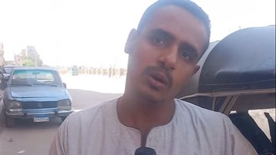 سائق توك توك بالأقصر يعيد 350 ألف جنيه لصاحبها: فلوس عملية ابنه| بث مباشر 