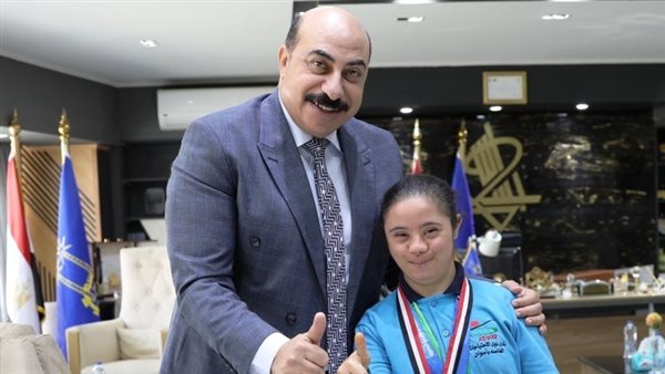 محافظ أسوان