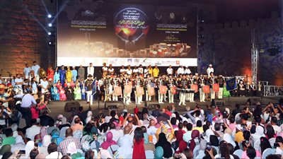 الموسيقات العسكرية تشارك في فعاليات المهرجان الدولي للطبول والفنون التراثية