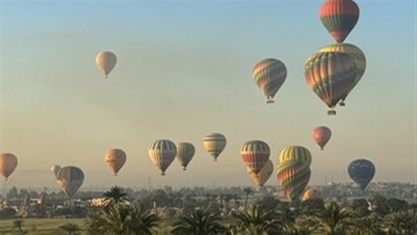 البالون الطائر بالأقصر