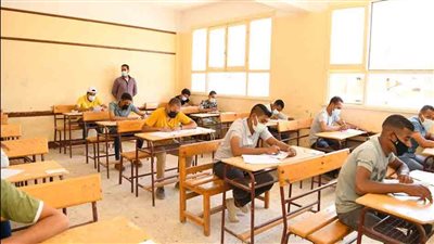 التعليم تحسم الجدل: امتحانات شهر نوفمبر لطلاب الأول الثانوي ورقية