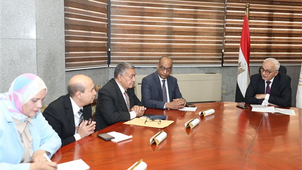 اجتماع وزير التعليم